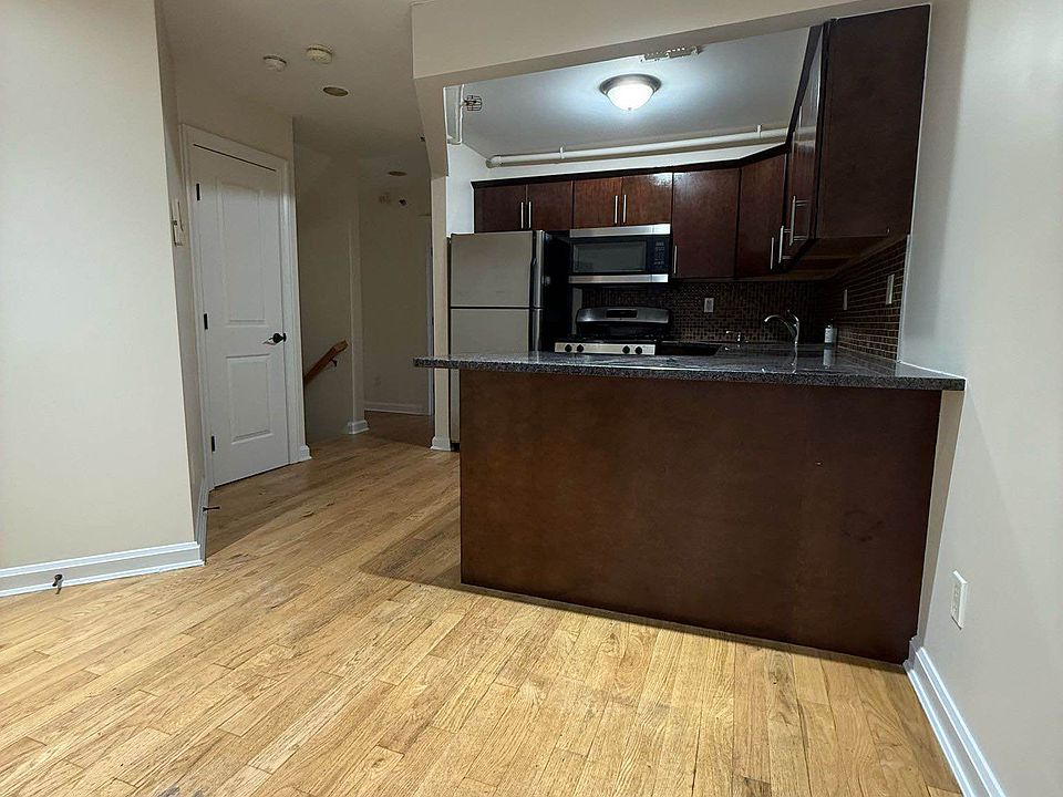 1st image of 6518 Hull Ave #1
