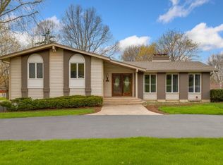 210 Greenwood Dr, Elgin, IL 60120