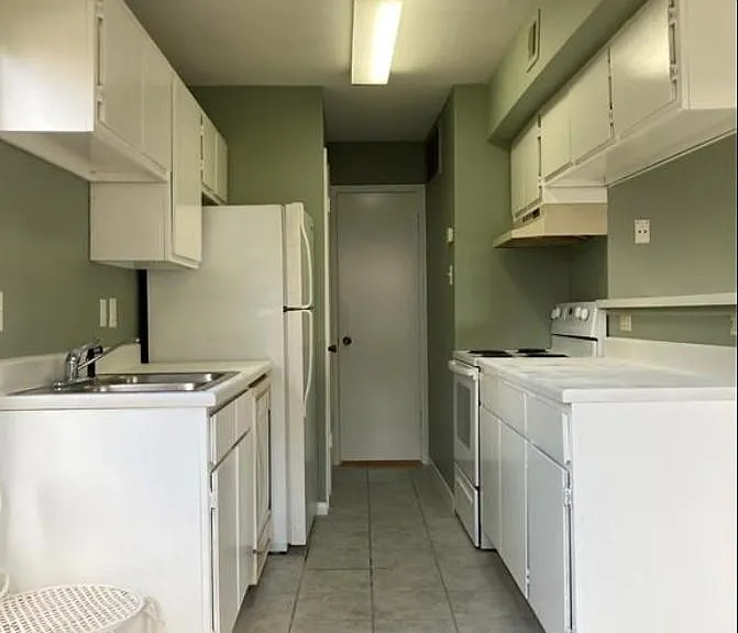 2750 Holly Hall St #701 — Photo 4