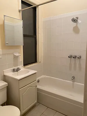 Rented by WIRE International Realty | media 6