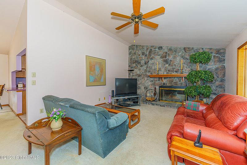 4th image of 3 Pinebrook Drive