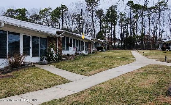 2nd image of 881C Balmoral Ct