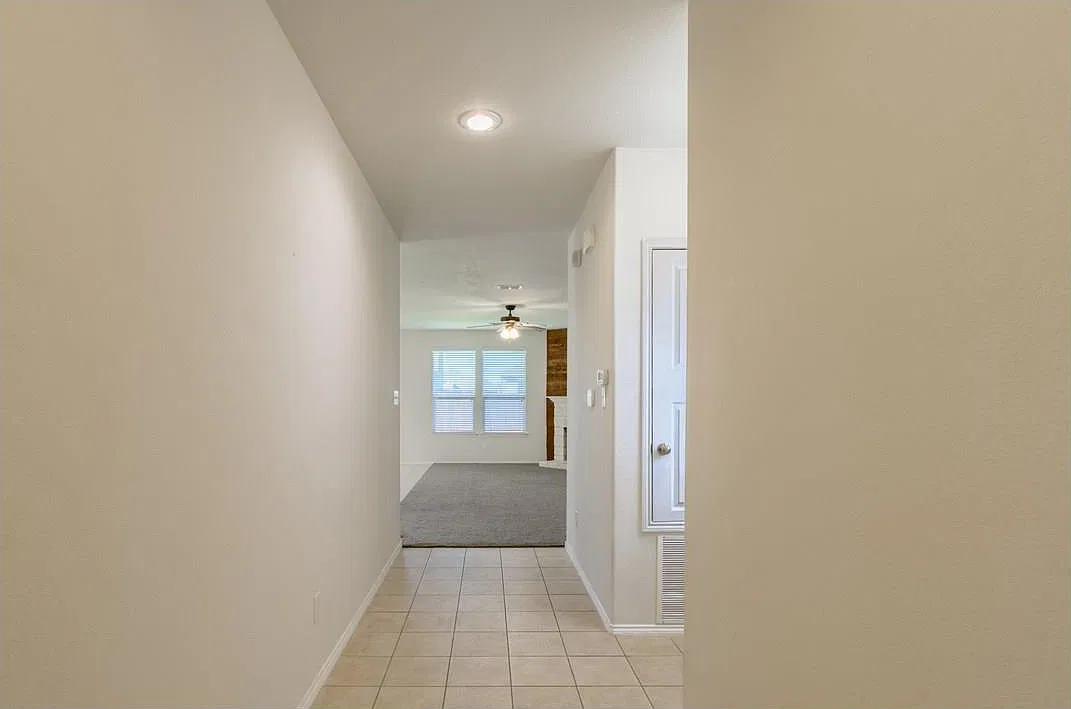 3 bed, 1646 sqft, $2,095 — Photo 3