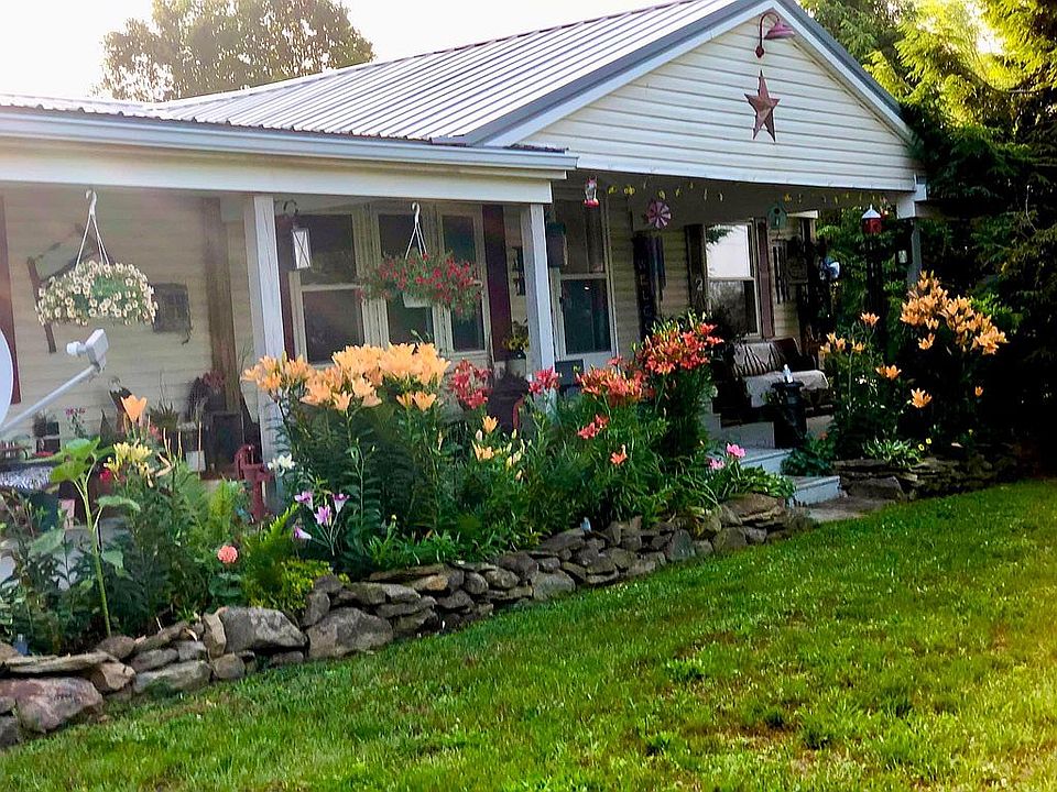 2nd image of 5810 Mountain Rd NE