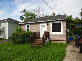 611 Trenton Ave, Rockford, IL 61102