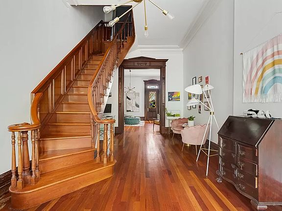 4th image of 858 President St