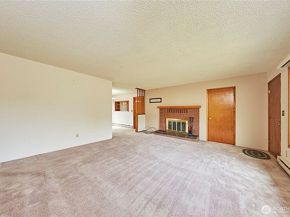 4th image of 2903 NE Rozewood Drive