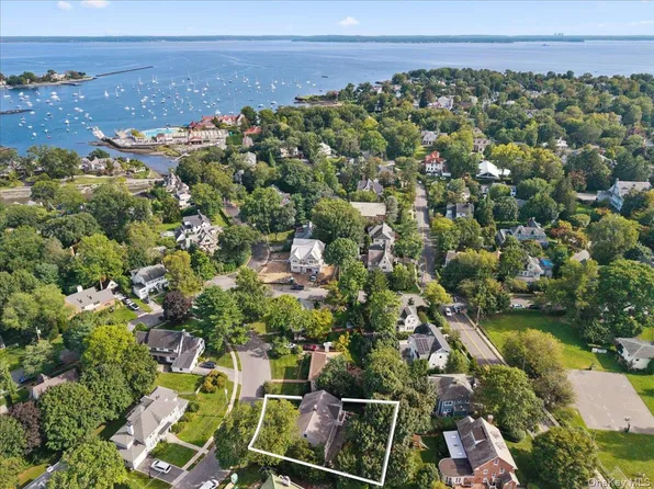 8 Lyons Place, Larchmont, NY 10538