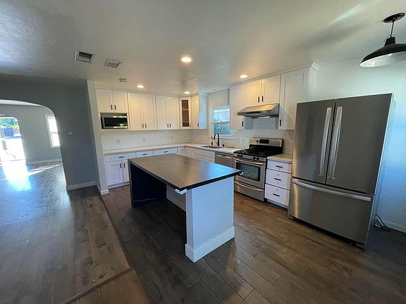 4th image of 861 Wainwright Dr