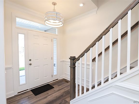 5th image of 9973 Meadow Pond Dr