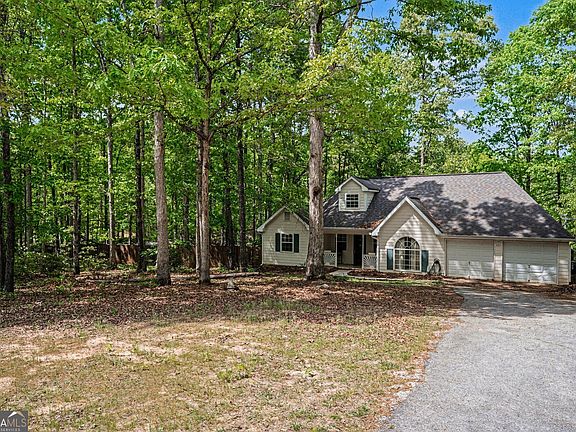 3rd image of 490 Forest Rd