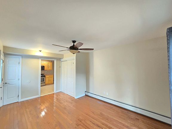 3rd image of 108 Moreland St Floor 1