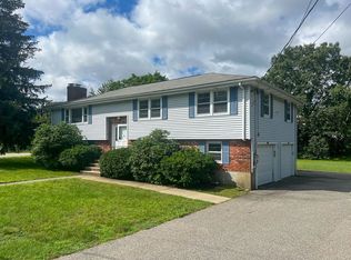 14 Randall Dr, Burlington, MA 01803