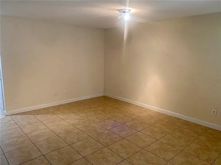 777 Riverside Dr #1512 — Photo 2