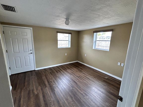5th image of 6811 Tierra Linda St