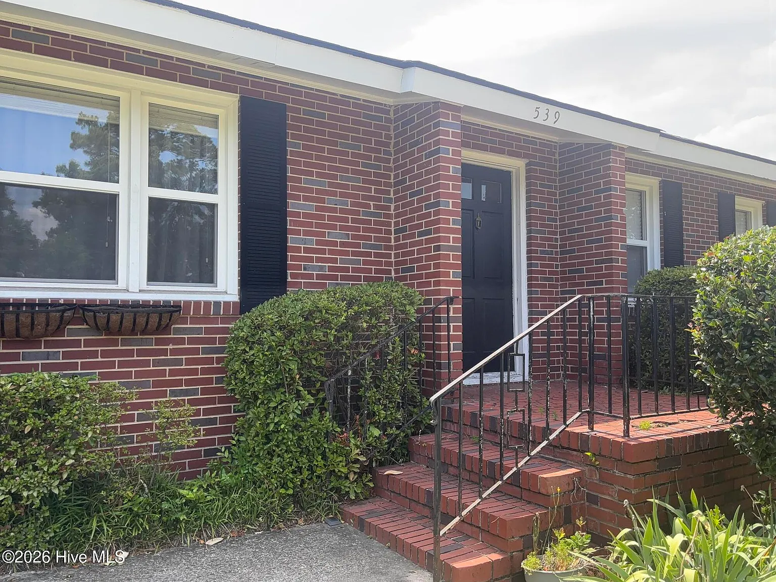 4 bed, 2.0 bath, 1624 sqft, $1,950 — Photo 3