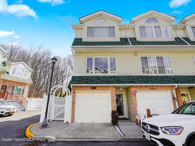 49 Woodcutters Ln, Staten Island, NY, 10306