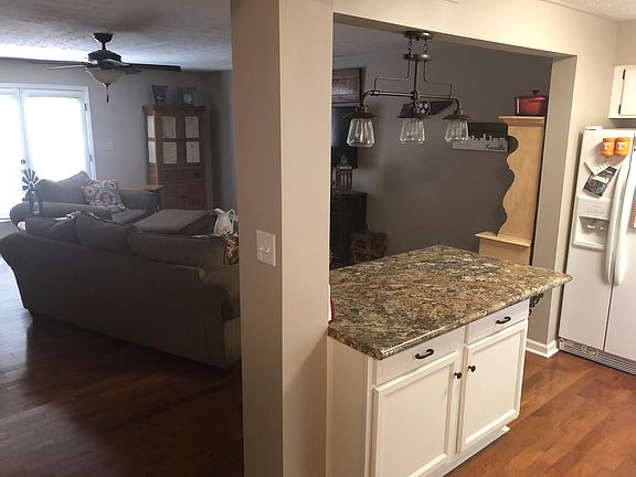 3rd image of 4405 Washington Ct