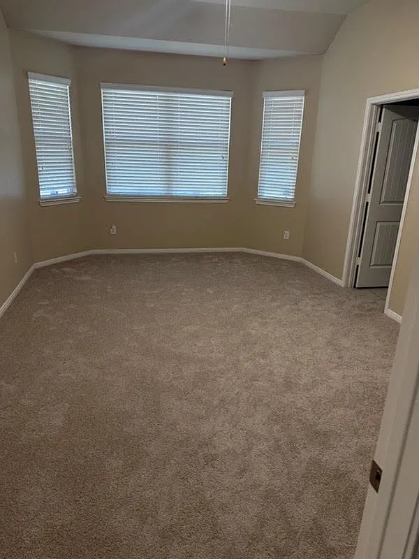 3 bed, 2.0 bath, 1589 sqft, $2,500 — Photo 3