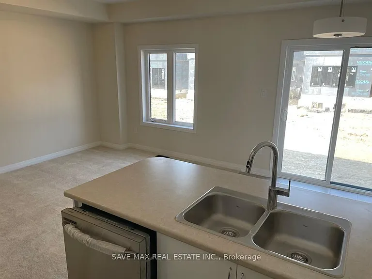 19 Bowery Rd — Photo 14
