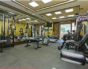 5th image of 315 New England Ave #17