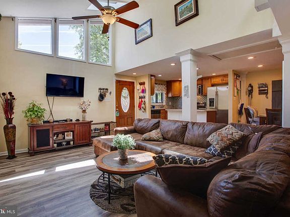 3rd image of 6016 Wealdstone Ct
