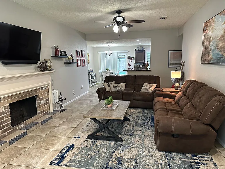 3114 Sleepy Hollow Dr — Photo 14