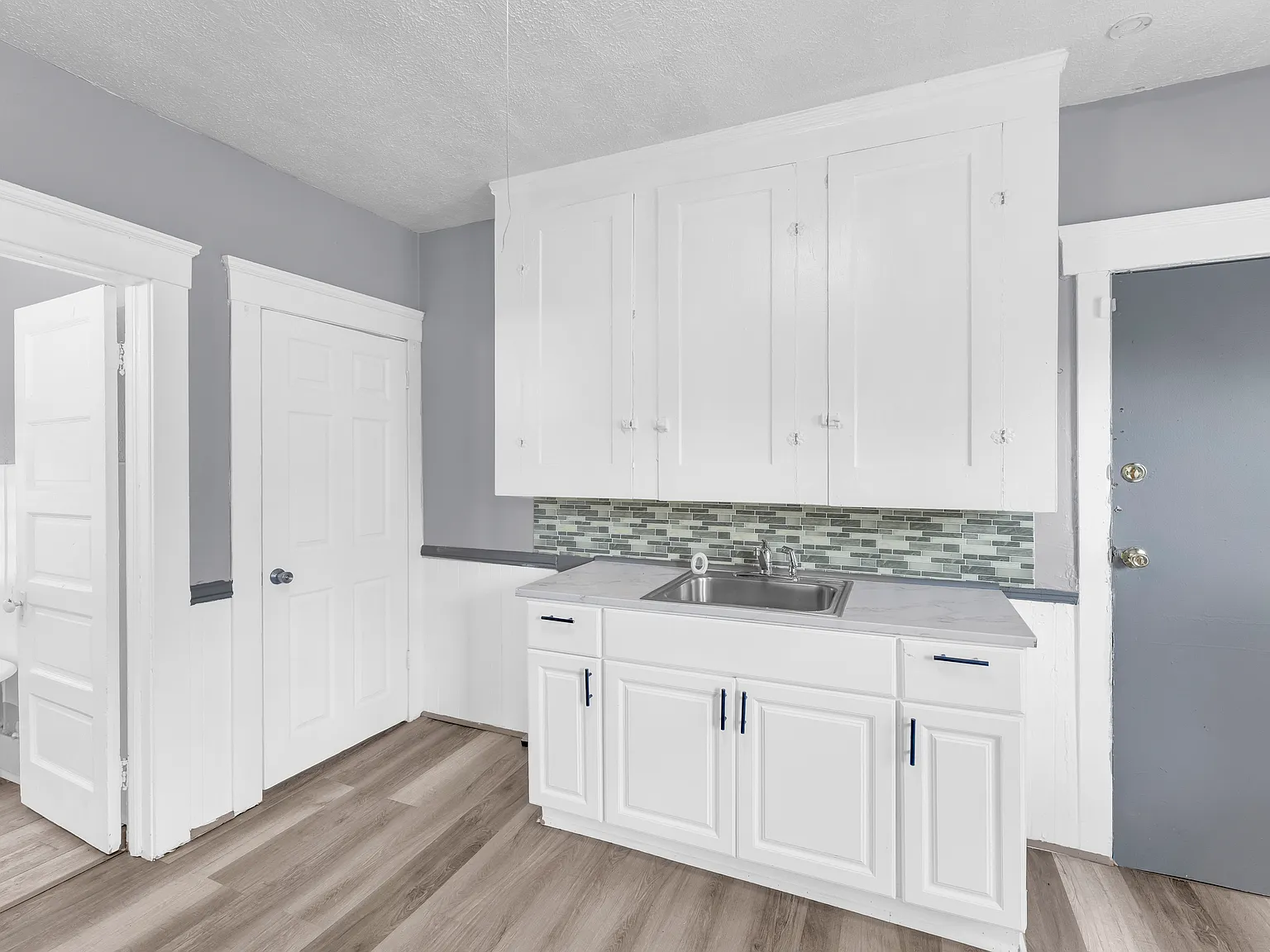 2 bed, 1012 sqft, $999 — Photo 1