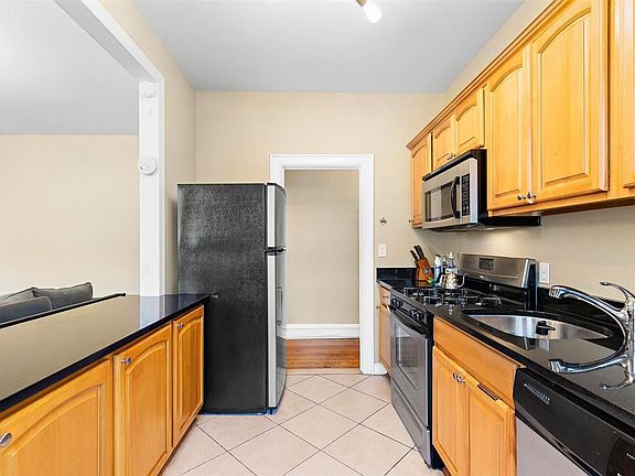 5th image of 340 Fairmount Ave APT 308