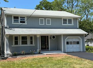 526 Metlars Ln, Piscataway, NJ 08854
