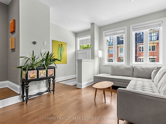 3rd image of 18 Sargent Ln