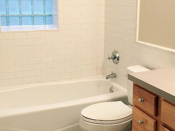 2nd image of 2220 W Berteau Ave #1W