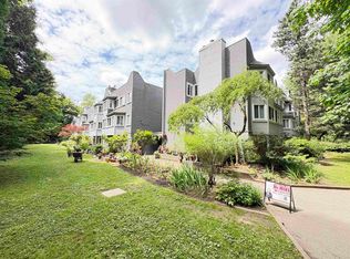 9880 Manchester Dr #312, Burnaby, BC V3N 4R3
