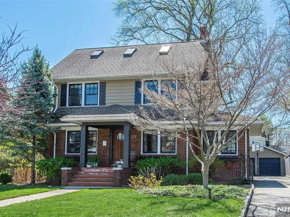 229 Watchung Ave, Montclair, NJ 07043