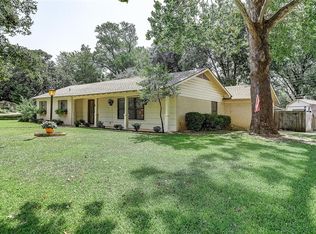 1216 W Lilly Ln, Arlington, TX 76013