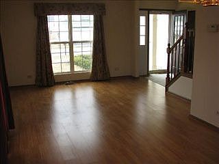 3rd image of 607 Hillcrest Dr