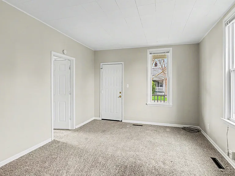 801 S Sherman St — Photo 8
