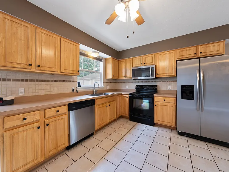 11541 Riverview Ct #13 — Photo 4