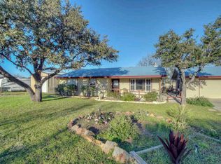 210 Deer Dr, Sunrise Beach, TX 78643