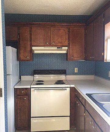5th image of 680 Hiwassee Ave NE