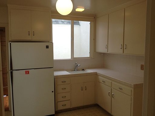 5th image of 2583 37th Ave