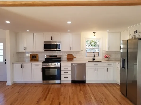 97 Maebeth St, Springfield, MA 01119