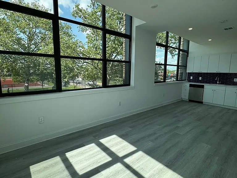 1600 West Hunting Park - Residential — Photo 17