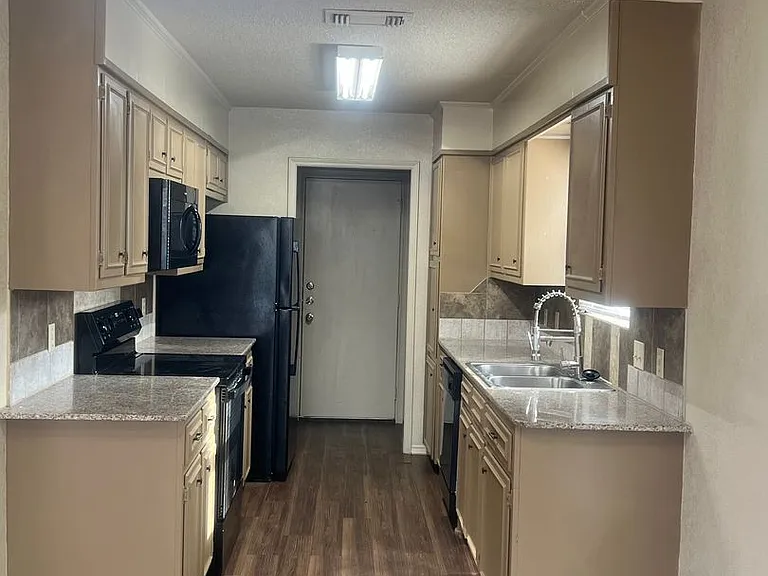 1406 Chapel Downs Rd — Photo 3