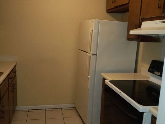 5th image of 2237 Ticknor Dr #B
