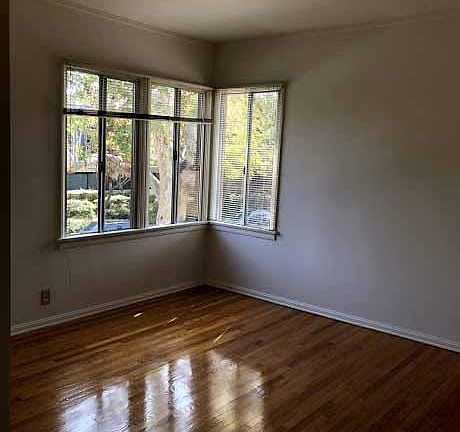 4th image of 829 S Le Doux Rd APT 3