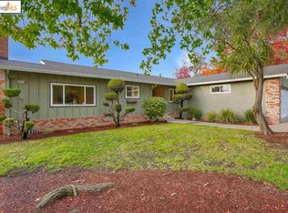 10575 Englewood Dr, Oakland, CA 94605
