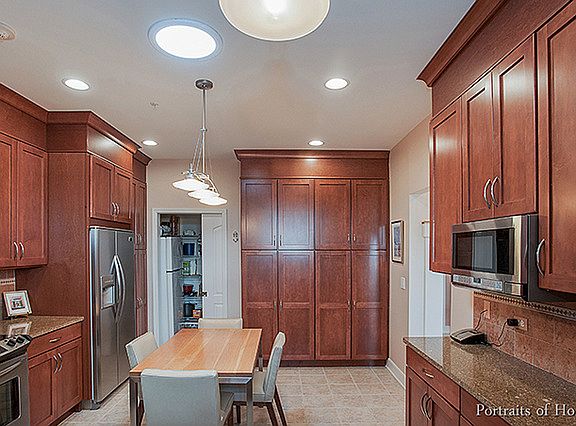 3rd image of 945 Burlington Ave Unit 412