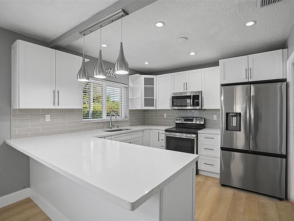 4th image of 8930 SW 38th Street