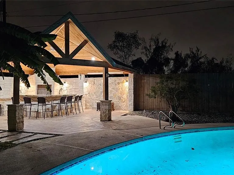 2306 Fox Run St — Photo 36